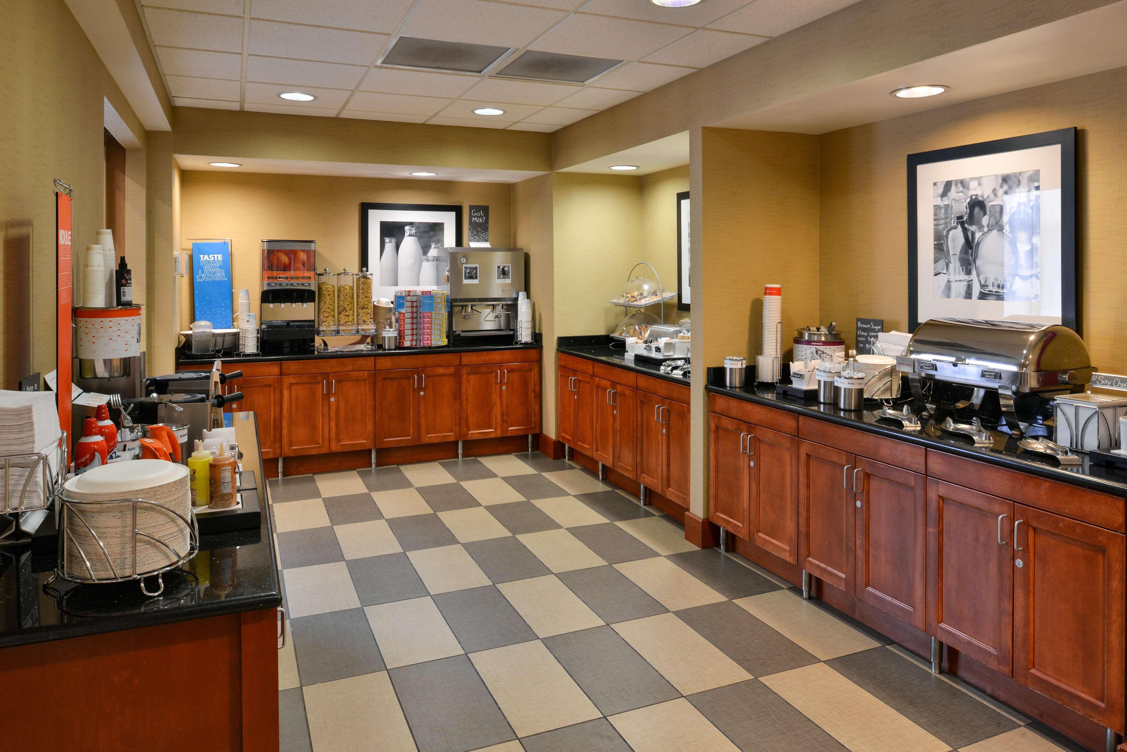 Hampton Inn & Suites Tacoma Buitenkant foto
